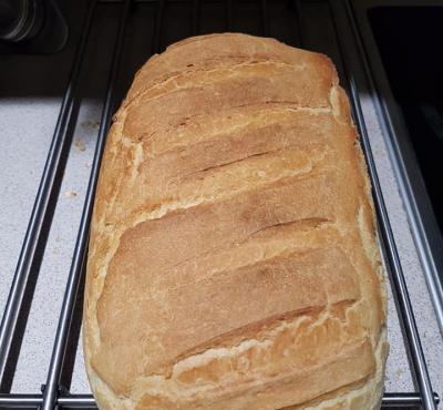 Chleb pszenny z musztardą.