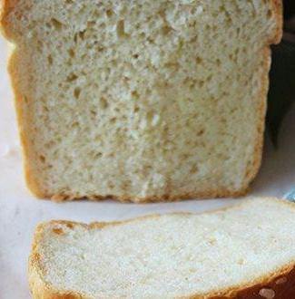 Klasyczny chleb tostowy
